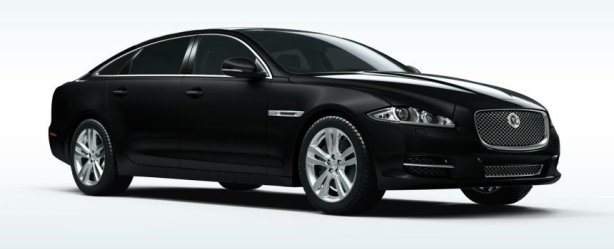 XJ V8 Premium Luxury in Ultimate Black XJ V8 Premium Luxury in Ultimate Black